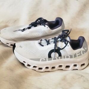 On Running Women's Shoes - White